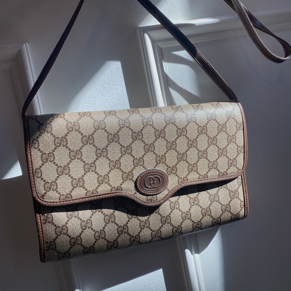 💐SOLD💐 GUCCI VINTAGE CROSSBODY BAG - Picture 3 of 15